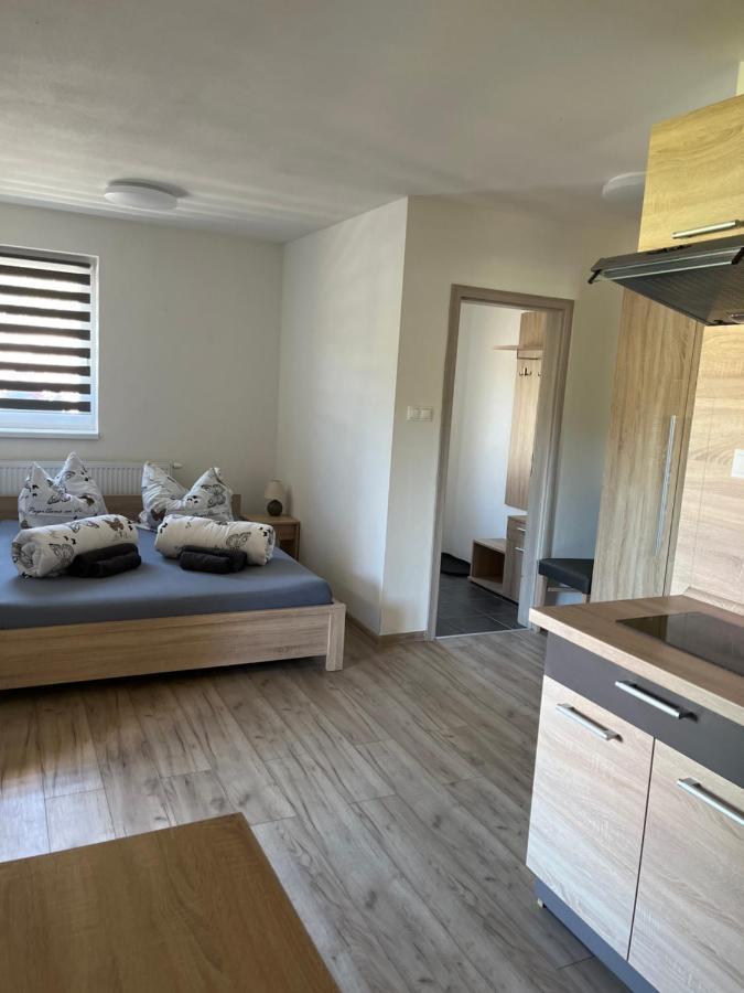 Apartmanovy Dom Magda Vrbov Extérieur photo