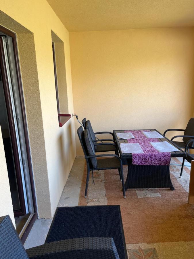 Apartmanovy Dom Magda Vrbov Extérieur photo